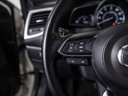 Used 2018 MAZDA MAZDA3 Touring FWD image 39