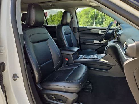 Used 2023 Ford Explorer XLT w/ Equipment Group 202A AWD/4WD image 20