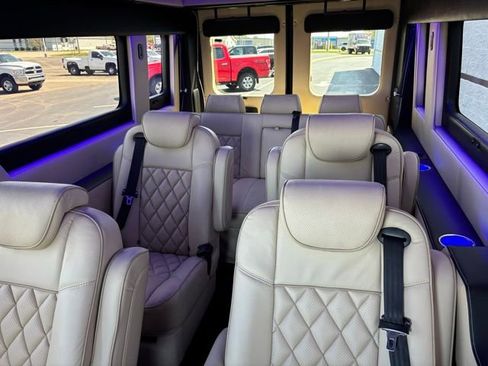 Used 2021 RAM ProMaster 2500 w/ Premium Appearance Group image 33