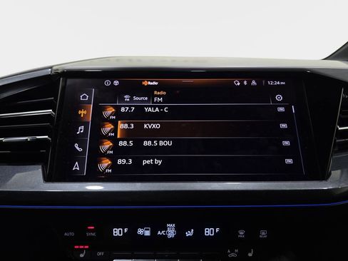 Used 2025 Audi Q4 e-tron Premium Plus w/ Premium Plus AWD/4WD image 23