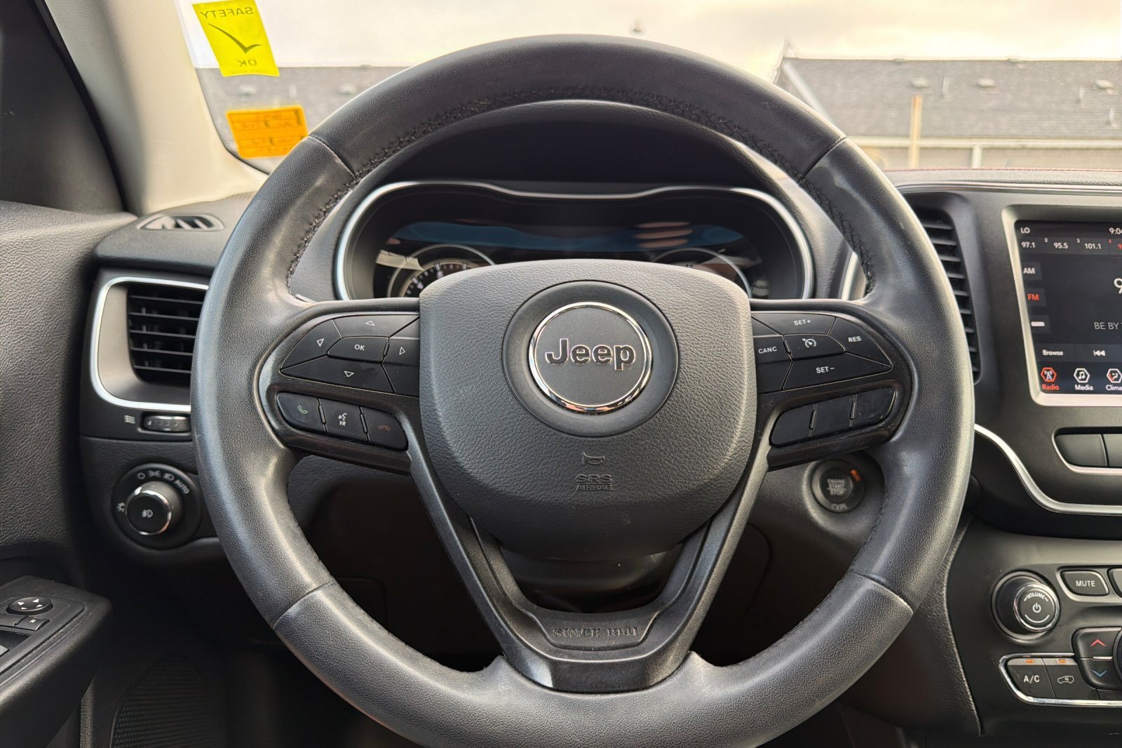 Used 2020 Jeep Cherokee Trailhawk AWD/4WD image 20
