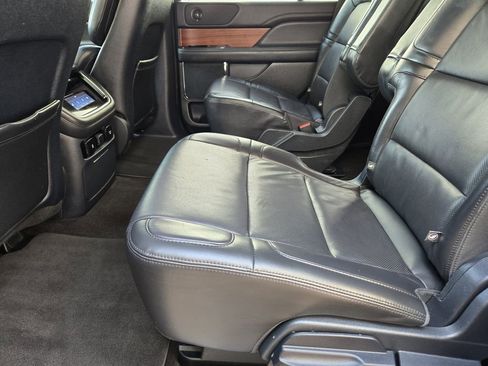 Used 2023 Lincoln Navigator Reserve image 28