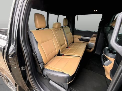 Used 2024 Ford F250 Lariat w/ Lariat Ultimate Package AWD/4WD image 20