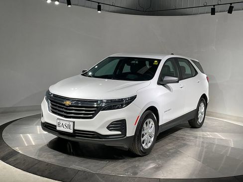 Used 2023 Chevrolet Equinox LS image 8