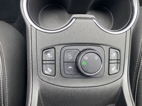 Used 2024 GMC Terrain SLT image 21