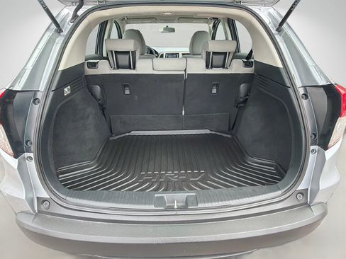 Used 2021 Honda HR-V LX image 11