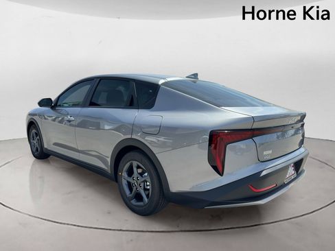 New 2026 Kia K4 FWD image 5