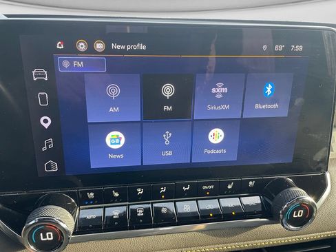 Used 2023 Chevrolet Colorado ZR2 w/ ZR2 Convenience Package III AWD/4WD image 44