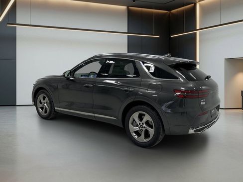 Certified 2026 Genesis GV70 2.5T Advanced AWD/4WD image 3