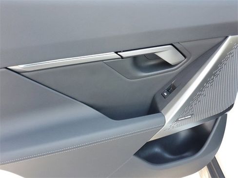 Used 2025 BMW 530i image 13