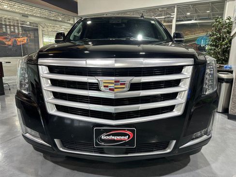 Used 2019 Cadillac Escalade ESV Premium Luxury AWD/4WD image 23