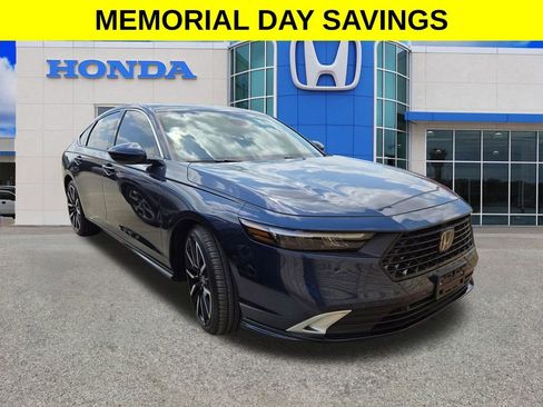 Used 2024 Honda Accord Touring image 9