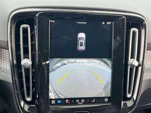 Used 2021 Volvo XC40 P8 Recharge w/ Advanced Package image 21