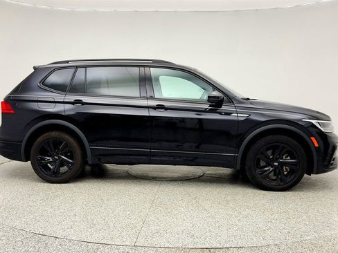 Used 2024 Volkswagen Tiguan SE R-Line AWD/4WD image 4