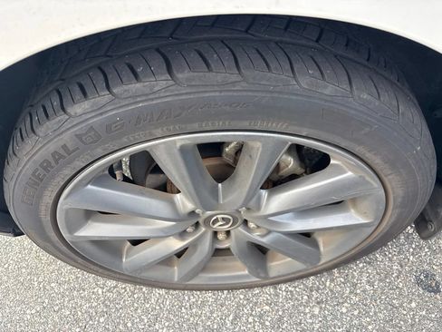 Used 2019 MAZDA MAZDA3 Hatchback FWD image 6
