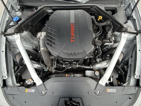 Used 2022 Kia Stinger GT2 image 18