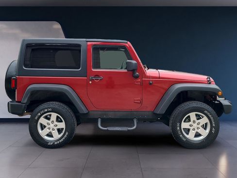 Used 2011 Jeep Wrangler Rubicon w/ PWR Convenience Group AWD/4WD image 6