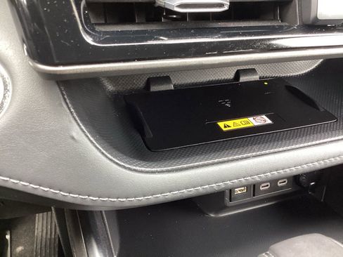 Used 2023 Toyota Highlander Limited image 19