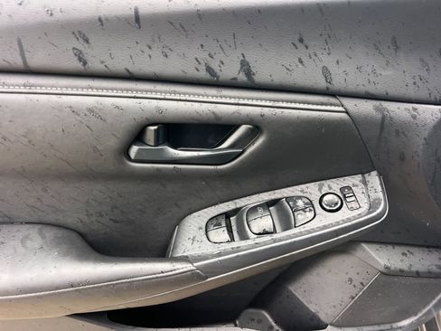 Used 2025 Nissan Sentra S image 13