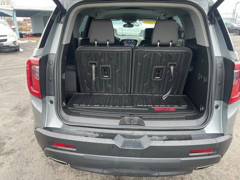 Used 2023 GMC Acadia SLT w/ Elevation Edition image 23