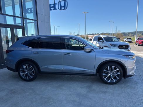 Used 2023 Acura MDX FWD w/ Technology Package image 4