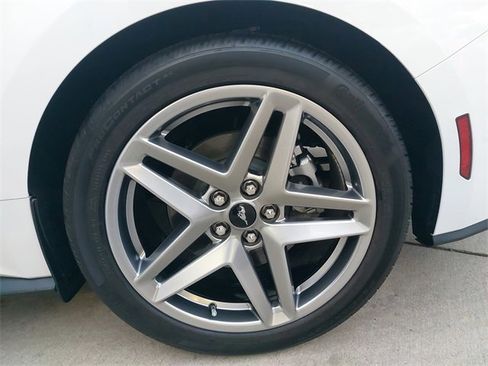 Used 2024 Ford Mustang Premium image 31