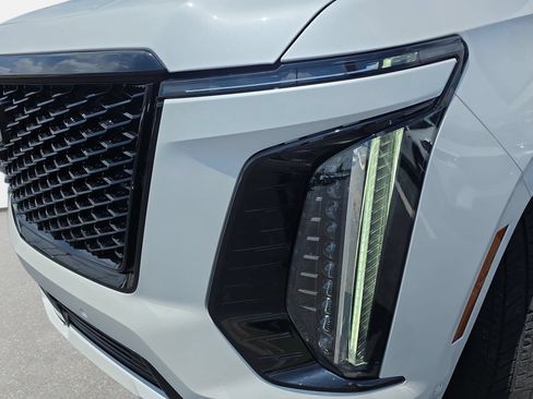 Used 2025 Cadillac Escalade Sport w/ LPO, ONYX Package AWD/4WD image 30
