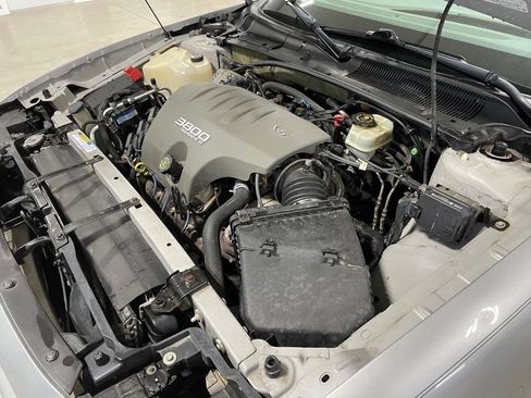 Used 2000 Buick Le Sabre Custom w/ Luxury Opt Pkg image 31