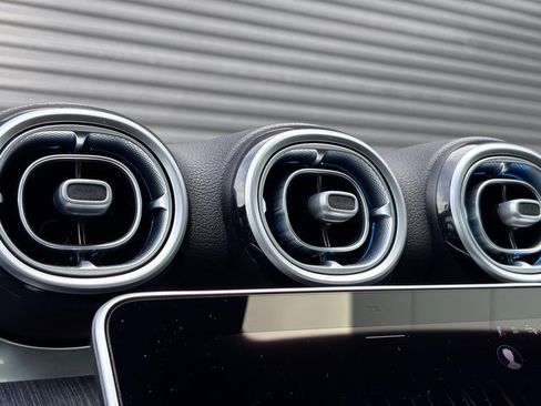 Used 2024 Mercedes-Benz CLE 300 4MATIC Coupe image 18