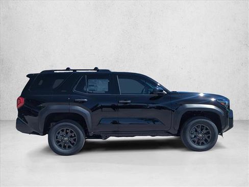 New 2026 Toyota 4Runner SR5 AWD/4WD image 4
