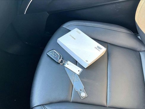 Used 2022 Cadillac Escalade Luxury image 35