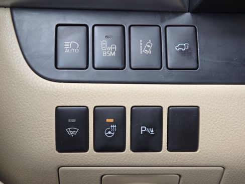 Used 2015 Toyota Highlander Limited Platinum AWD/4WD image 7