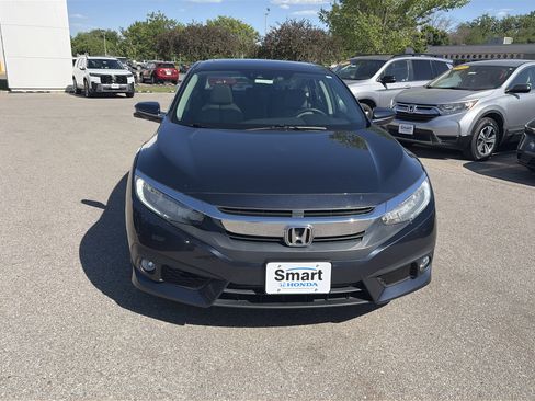 Used 2017 Honda Civic Touring image 2