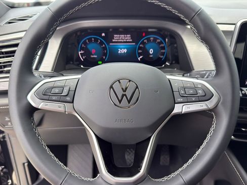 New 2026 Volkswagen Atlas Cross Sport SE FWD image 17