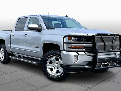 Used 2018 Chevrolet Silverado 1500 LT w/ Texas Edition image 2