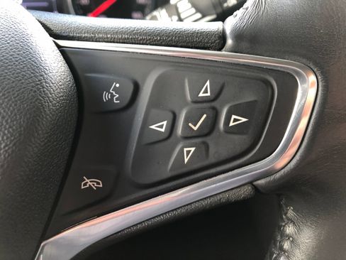 Used 2019 Chevrolet Equinox LT FWD image 34