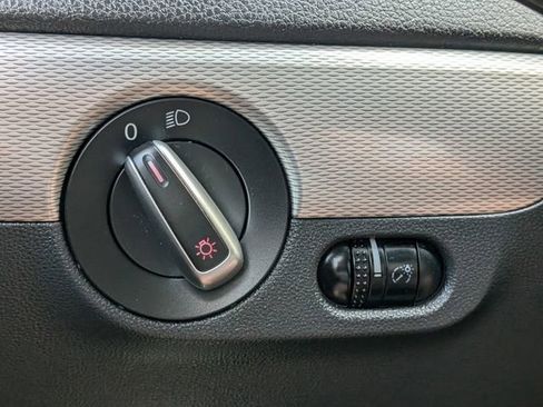 Used 2017 Volkswagen Jetta S image 28