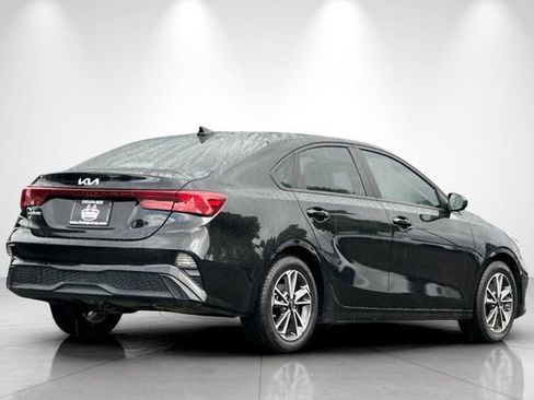 Used 2023 Kia Forte LXS FWD image 4