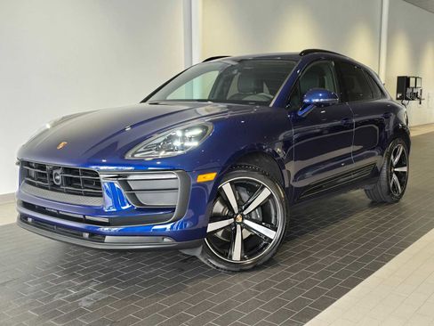 Used 2024 Porsche Macan AWD/4WD image 1