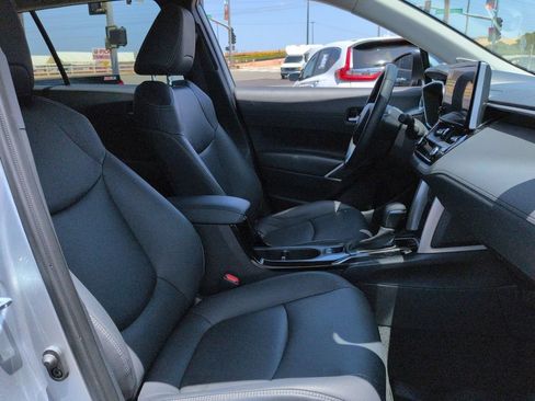 Used 2024 Toyota Corolla Cross XLE w/ Convenience Package AWD/4WD image 29