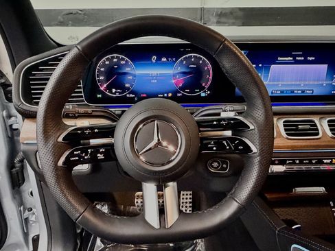 Used 2025 Mercedes-Benz GLS 450 4MATIC image 27