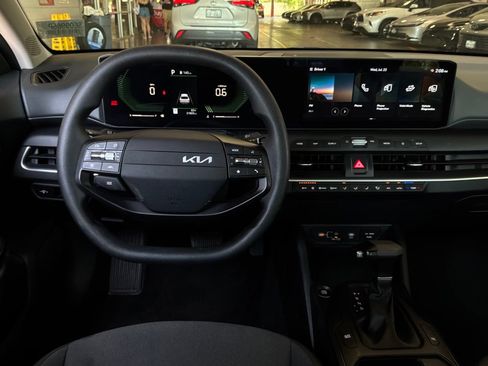 Used 2025 Kia K4 FWD image 13