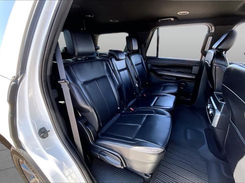 Used 2021 Ford Expedition XLT AWD/4WD image 19