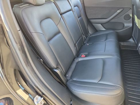 Used 2020 Tesla Model Y Long Range image 23