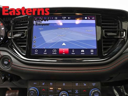 Used 2024 Dodge Durango GT RWD image 11