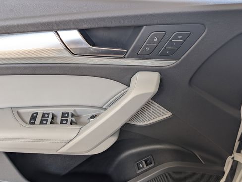 Used 2024 Audi Q5 2.0T Premium Plus w/ Premium Plus Package AWD/4WD image 16