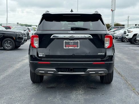 Used 2022 Ford Explorer XLT w/ Equipment Group 202A AWD/4WD image 6