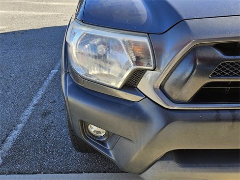 Used 2014 Toyota Tacoma PreRunner image 12