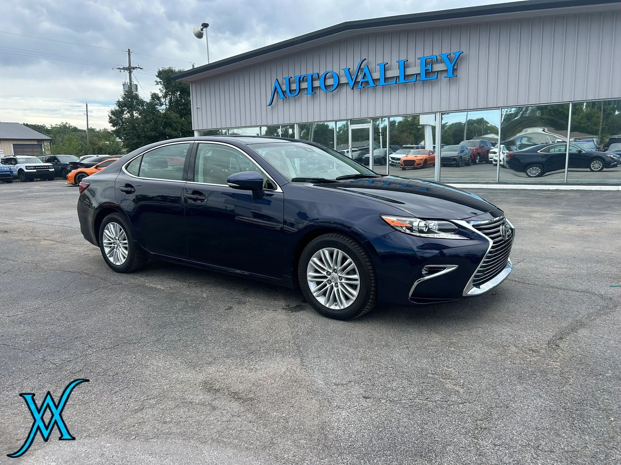 Used 2017 Lexus ES 350 w/ Accessory Package 2 FWD image 1