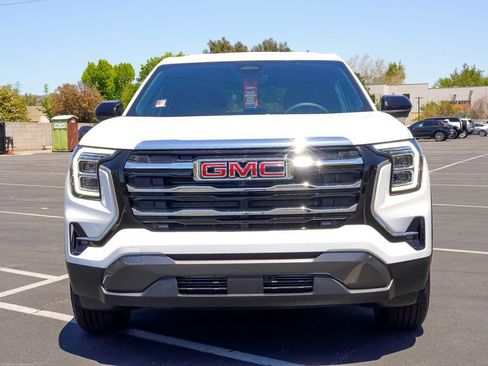 Used 2026 GMC Terrain Elevation w/ Technology Package II image 4